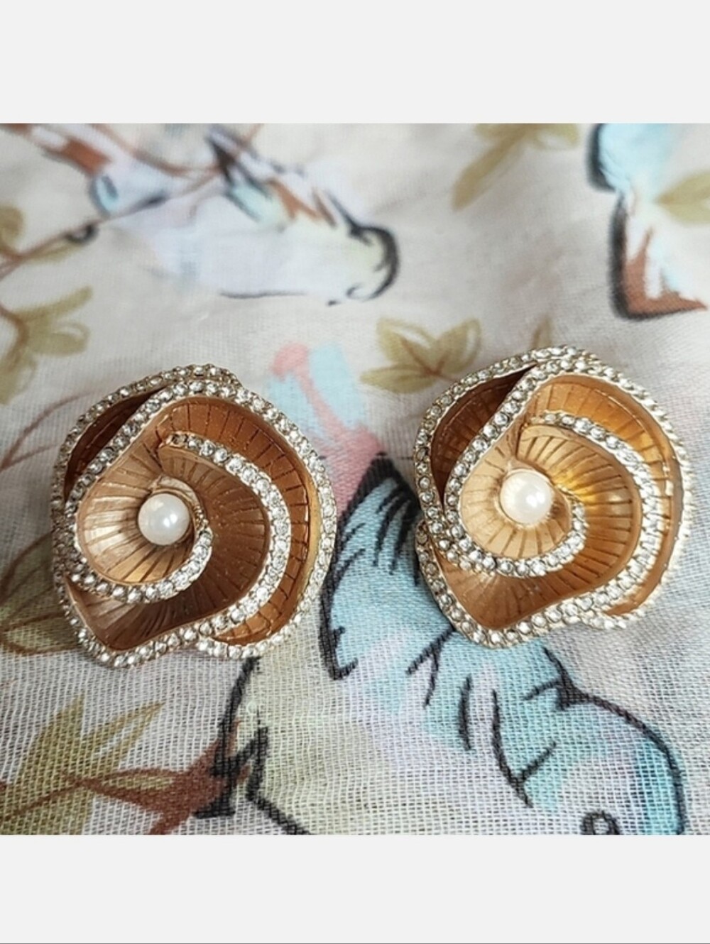Unsigned Designer Brushed Matte Gold Tone Flower Faux Pearl Clip Earrings Ciner?